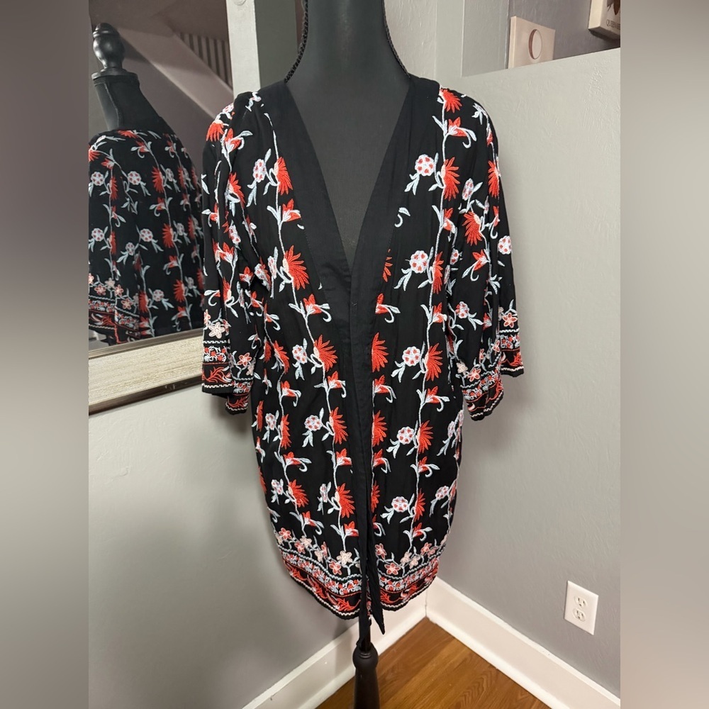 RD+ Koko x Anthropologie Black Floral Embroidered Kimono Small.